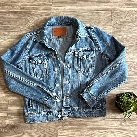 LUCKY Brand Women’s TOMBOY Trucker Lightly Distressed Jean Jacket - Picture 2 of 14